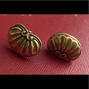 VINTAGE Goldtone Bean Earrings! EUC
